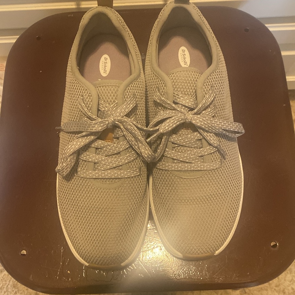 Dr Scholls. high hope soft gray sneakers 9m. - Picture 3 of 16